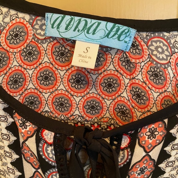 Top - Picture 2 of 4